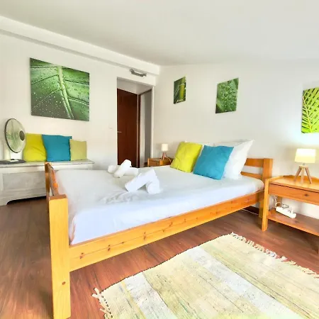 Large House Near Beaches & Surf 別荘 *