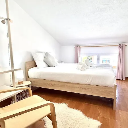 Large House Near Beaches & Surf 別荘 *