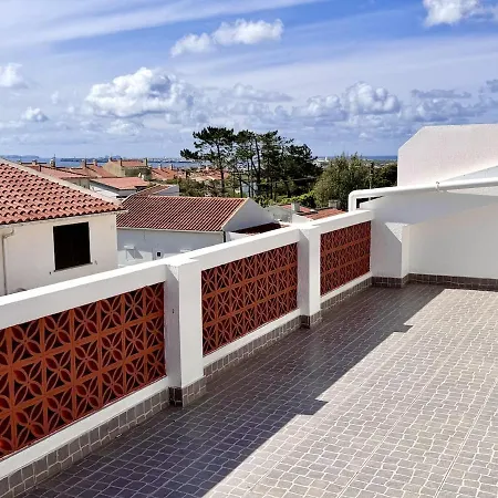 Large House Near Beaches & Surf 別荘